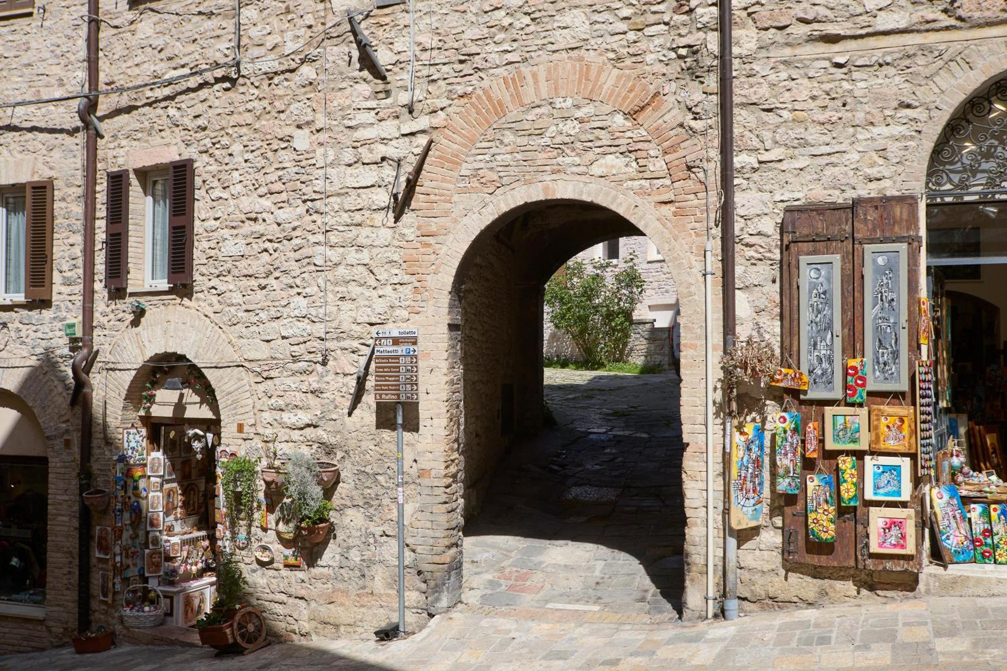 Il Cortile Di San Rufino Assis Exterior foto