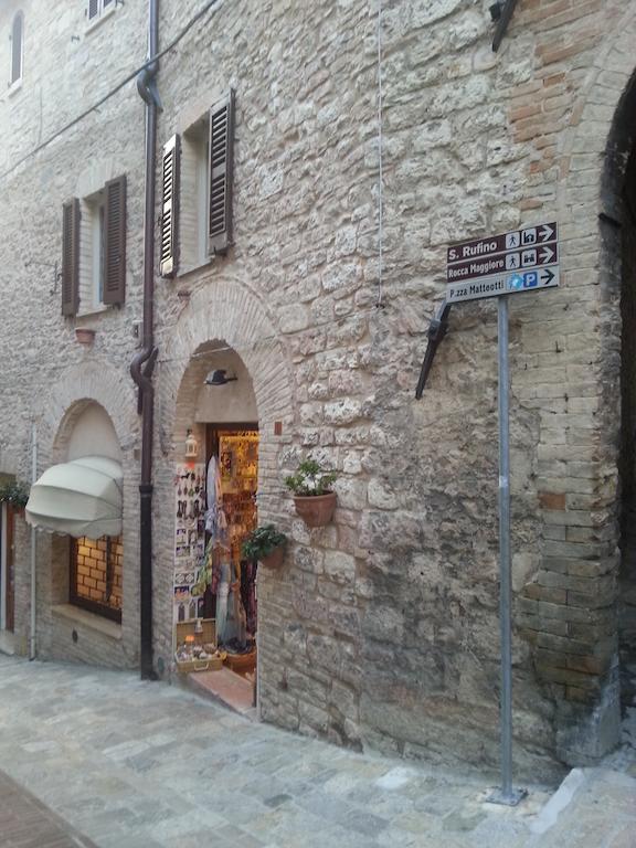 Il Cortile Di San Rufino Assis Quarto foto
