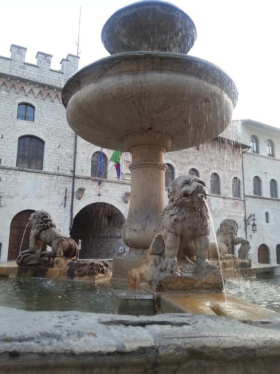 Il Cortile Di San Rufino Assis Quarto foto